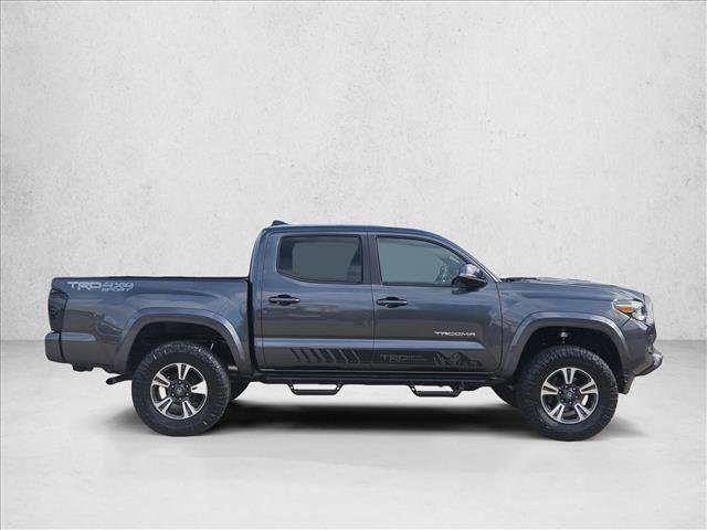 Used 2019 Toyota Tacoma TRD Sport AWD/4WD image 4