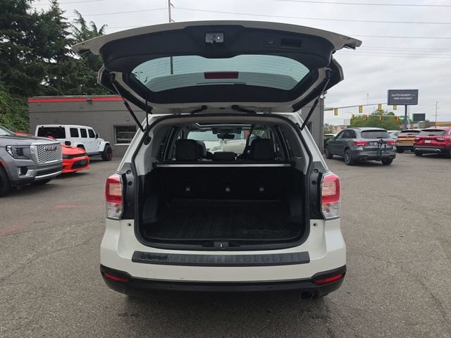 Used 2018 Subaru Forester 2.5i Touring AWD/4WD image 11
