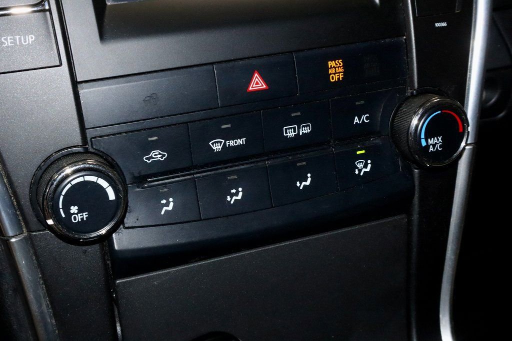 Used 2015 Toyota Camry SE image 31