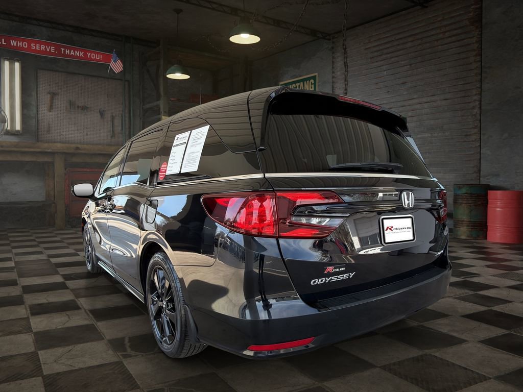 Used 2023 Honda Odyssey Sport image 5