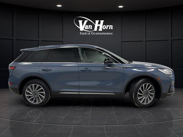 Used 2025 Lincoln Corsair Reserve w/ Towing Package image 2