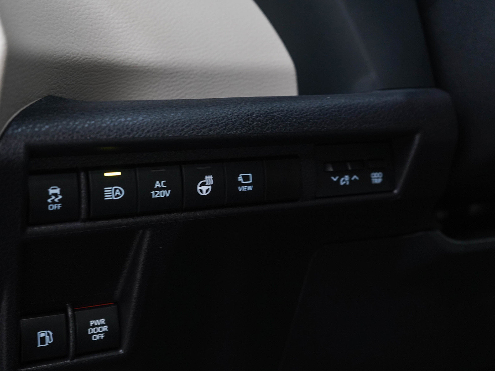 Used 2025 Toyota Sienna AWD image 30