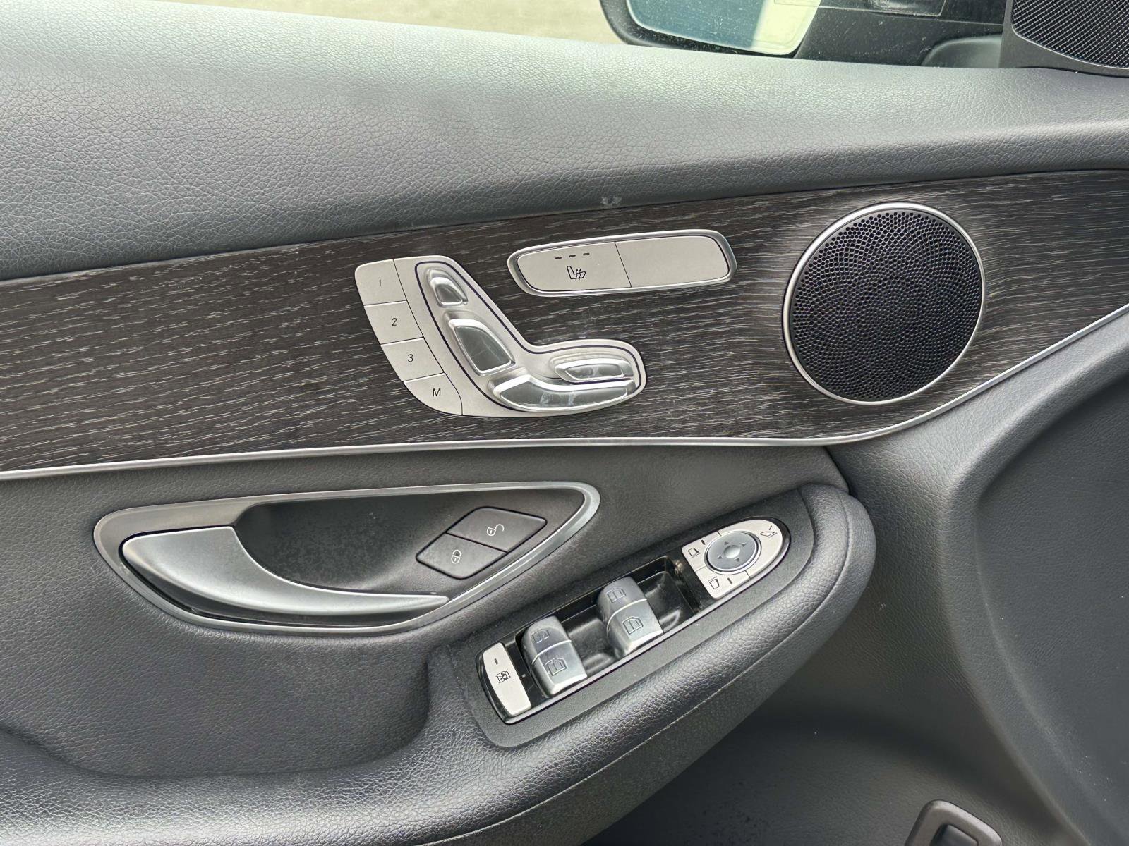 Used 2021 Mercedes-Benz GLC 300 4MATIC image 13