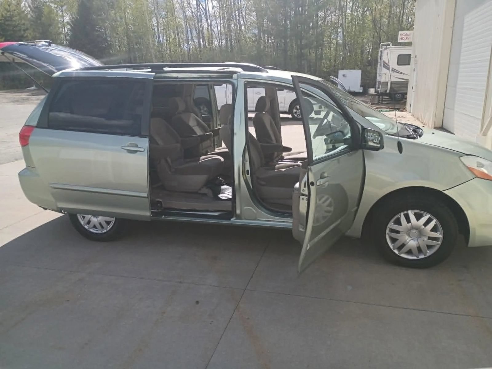 Used 2008 Toyota Sienna CE FWD image 6
