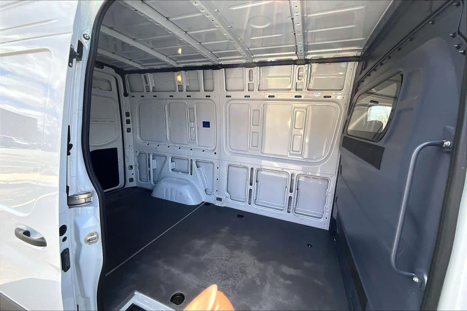 Used 2025 Mercedes-Benz Sprinter 2500 image 20