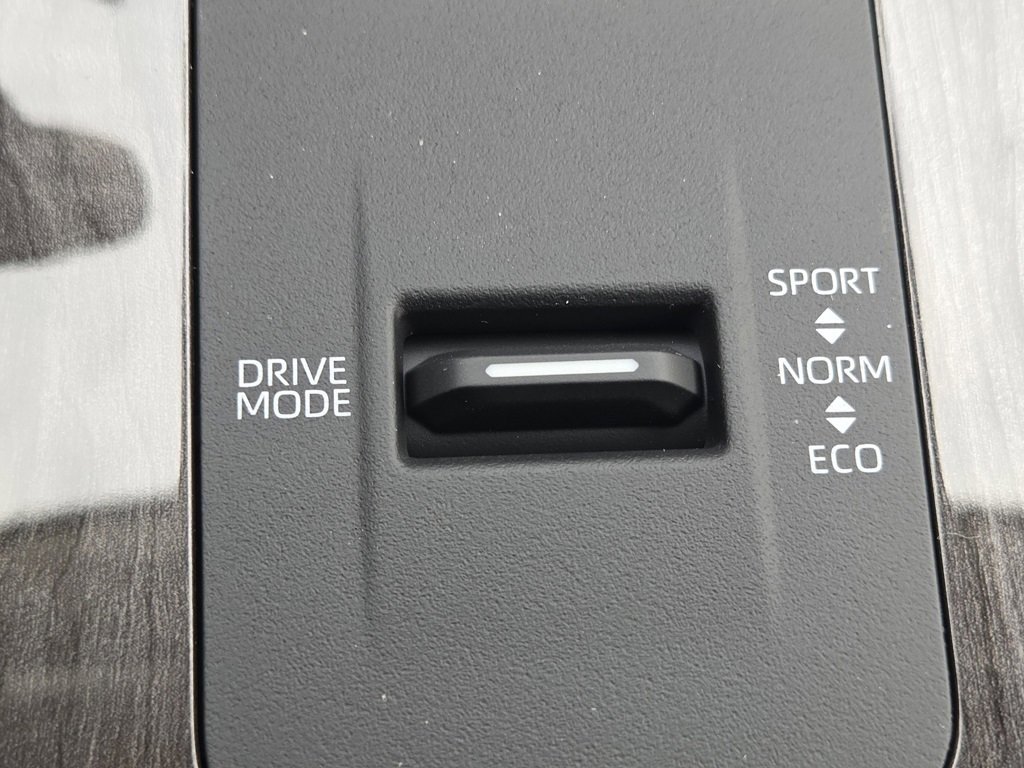 New 2026 Toyota Highlander Platinum image 12