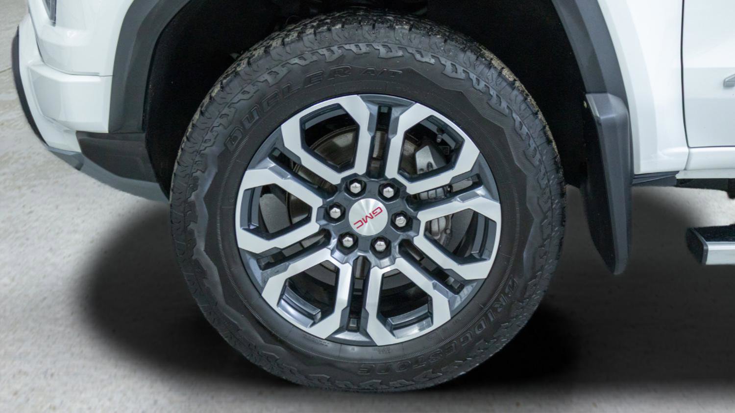 Used 2023 GMC Canyon AT4 w/ AT4 Premium Package AWD/4WD image 9