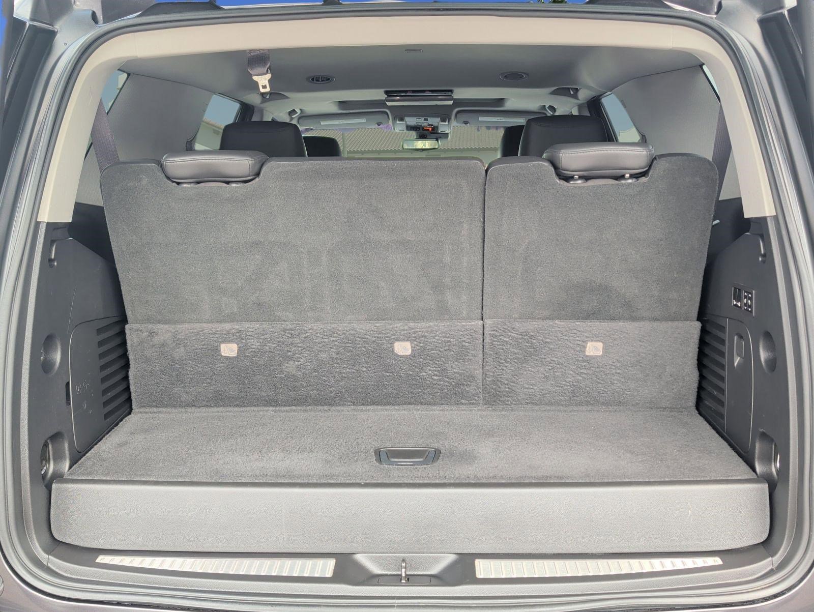 Used 2017 Cadillac Escalade Premium Luxury RWD image 28