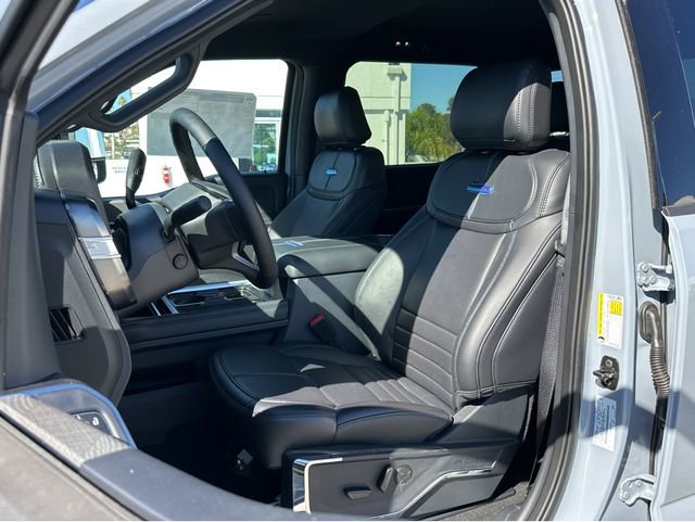 New 2025 Ford F350 Platinum w/ FX4 Off-Road Package image 15