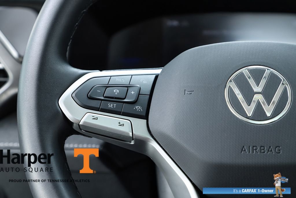 Used 2025 Volkswagen Taos SE image 21