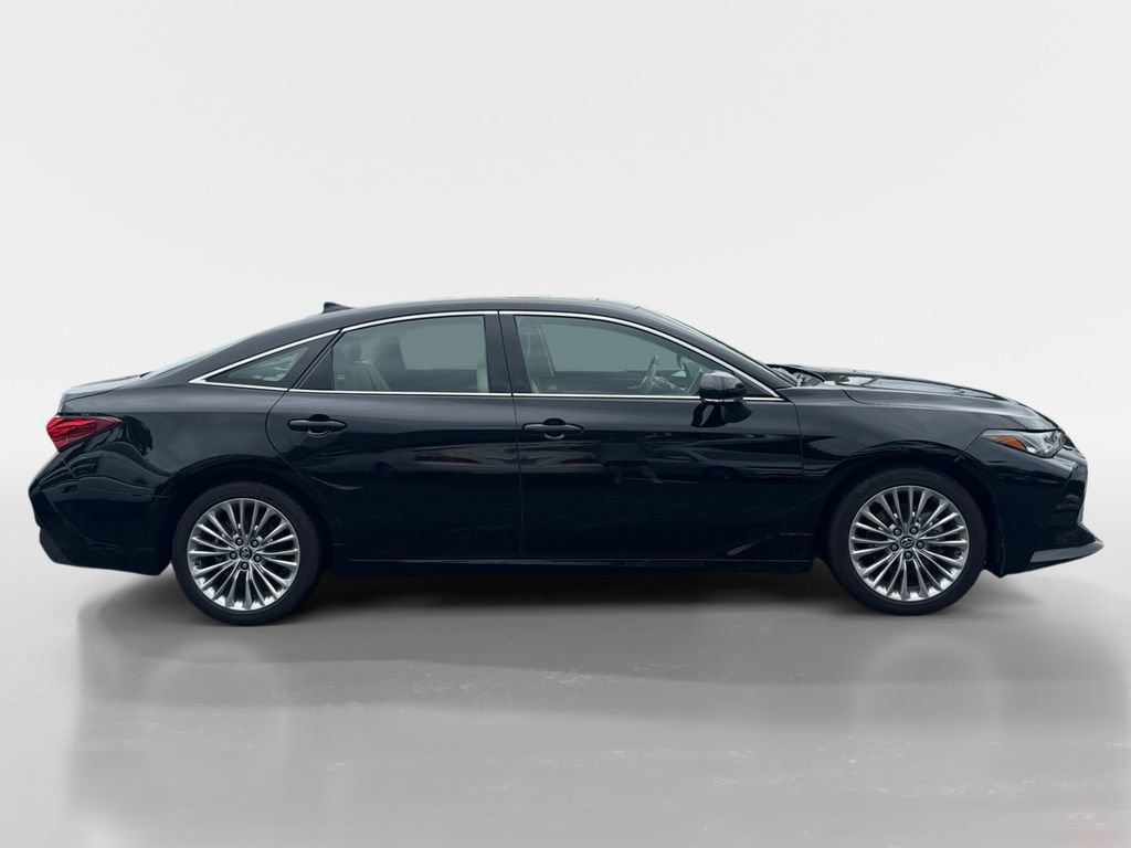 Used 2019 Toyota Avalon Limited w/ Advanced Safety Package FWD image 3