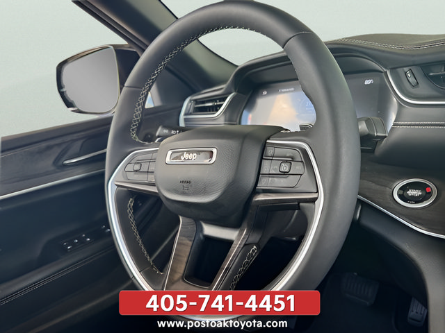 Used 2025 Jeep Grand Cherokee Limited w/ Black Appearance Package AWD/4WD image 38