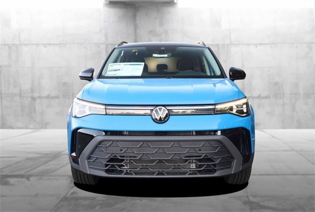 New 2025 Volkswagen Taos SE image 4