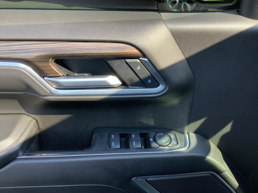 Used 2025 Chevrolet Silverado 1500 LT image 11