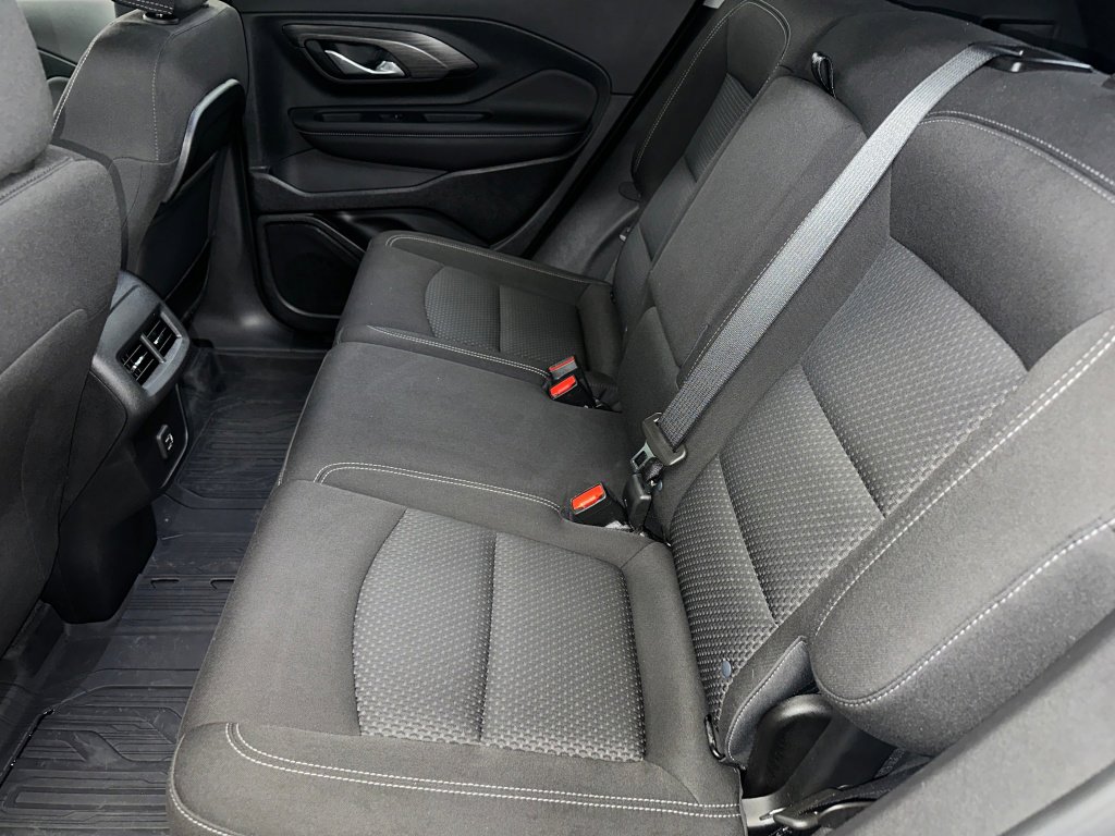 Used 2022 GMC Terrain SLE w/ Driver Convenience Package image 18