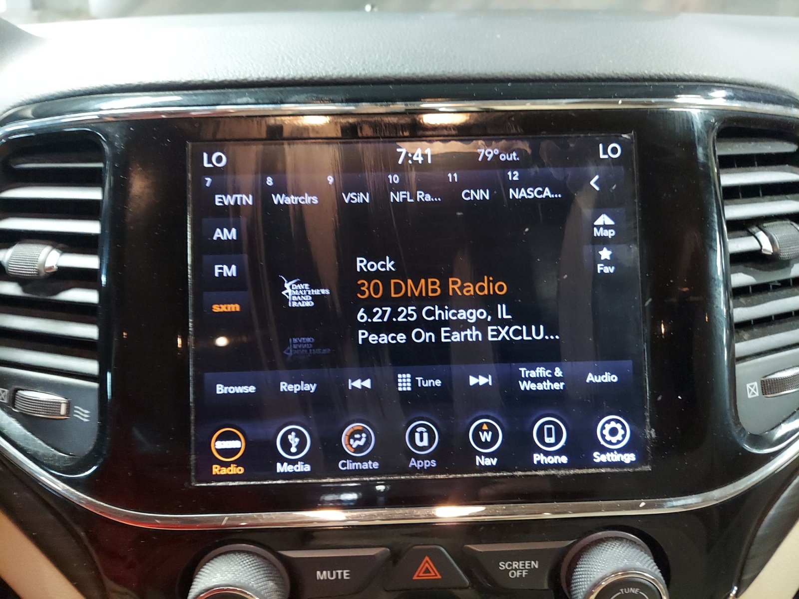Used 2019 Jeep Grand Cherokee Laredo w/ 18" Wheel & 8.4" Radio Group RWD image 17