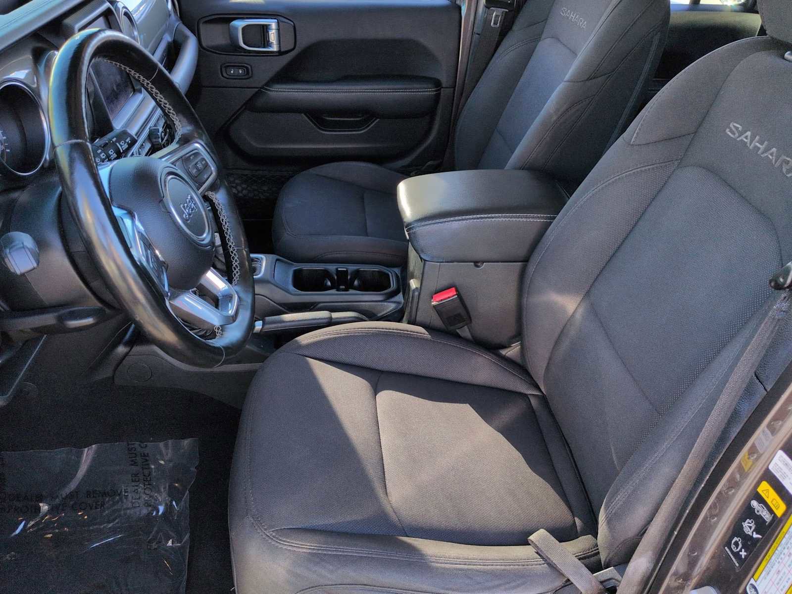 Used 2022 Jeep Wrangler Unlimited Sahara w/ Cold Weather Group image 17