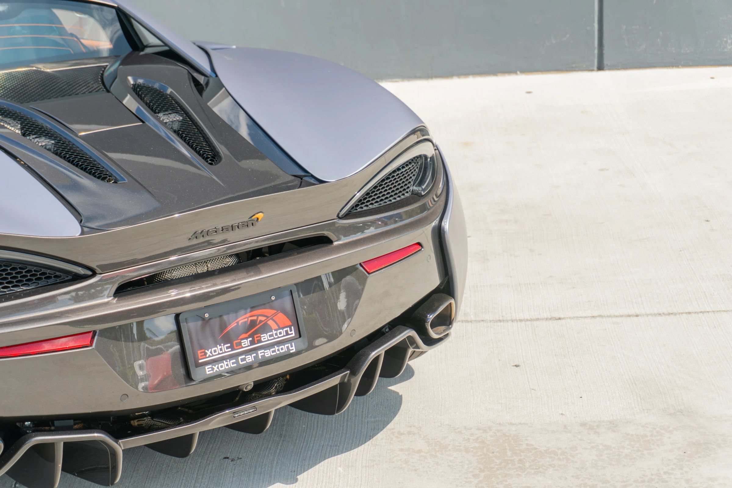 Used 2017 McLaren 570S Coupe RWD image 46