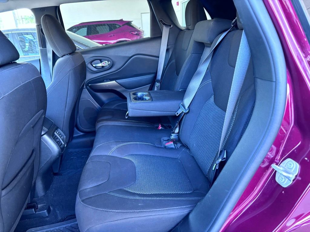 Used 2021 Jeep Cherokee Latitude image 14