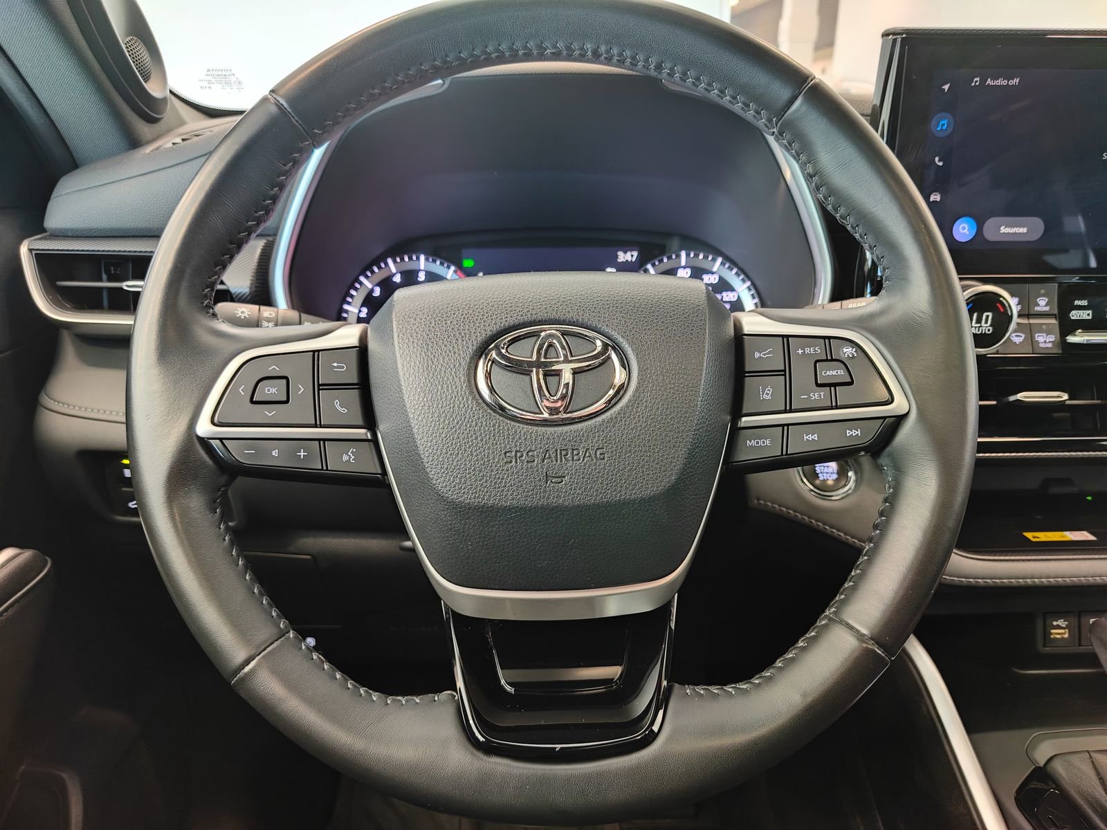 Used 2023 Toyota Highlander XSE image 28