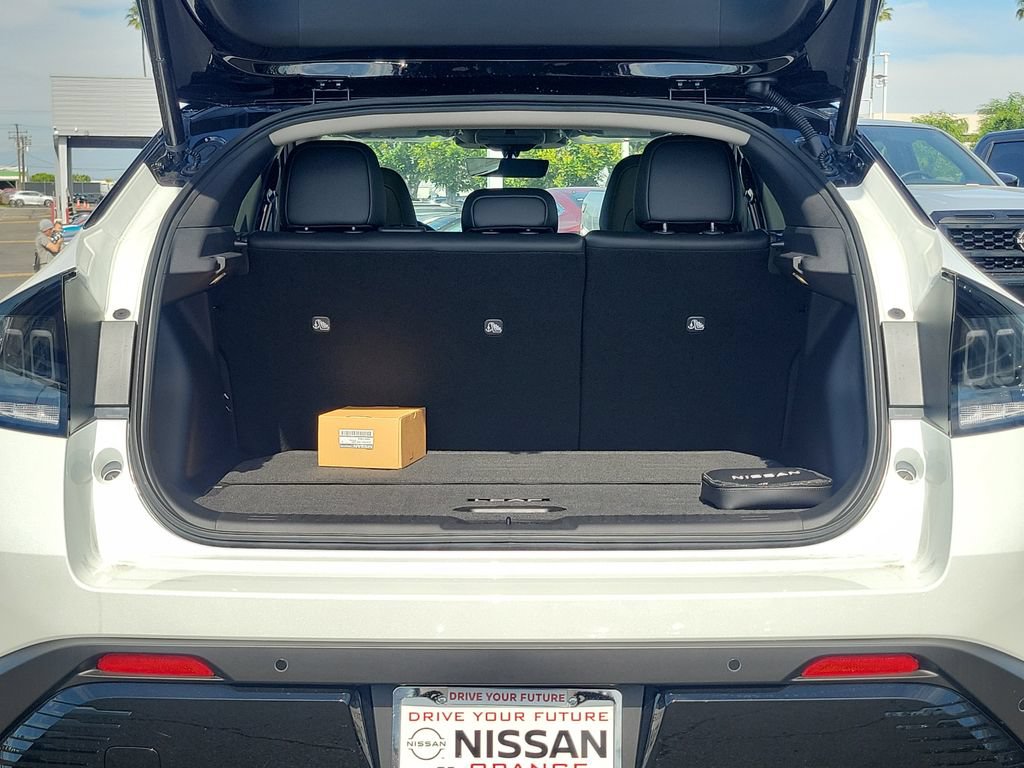 New 2026 Nissan Leaf Platinum+ w/ Cargo Package (Platinum+) FWD image 19
