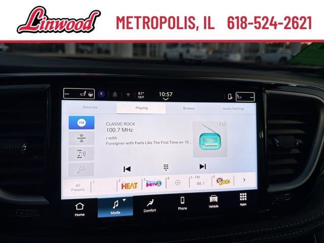 New 2026 Chrysler Pacifica Select FWD image 25