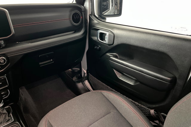 Used 2024 Jeep Wrangler Unlimited Rubicon w/ Technology Group image 10