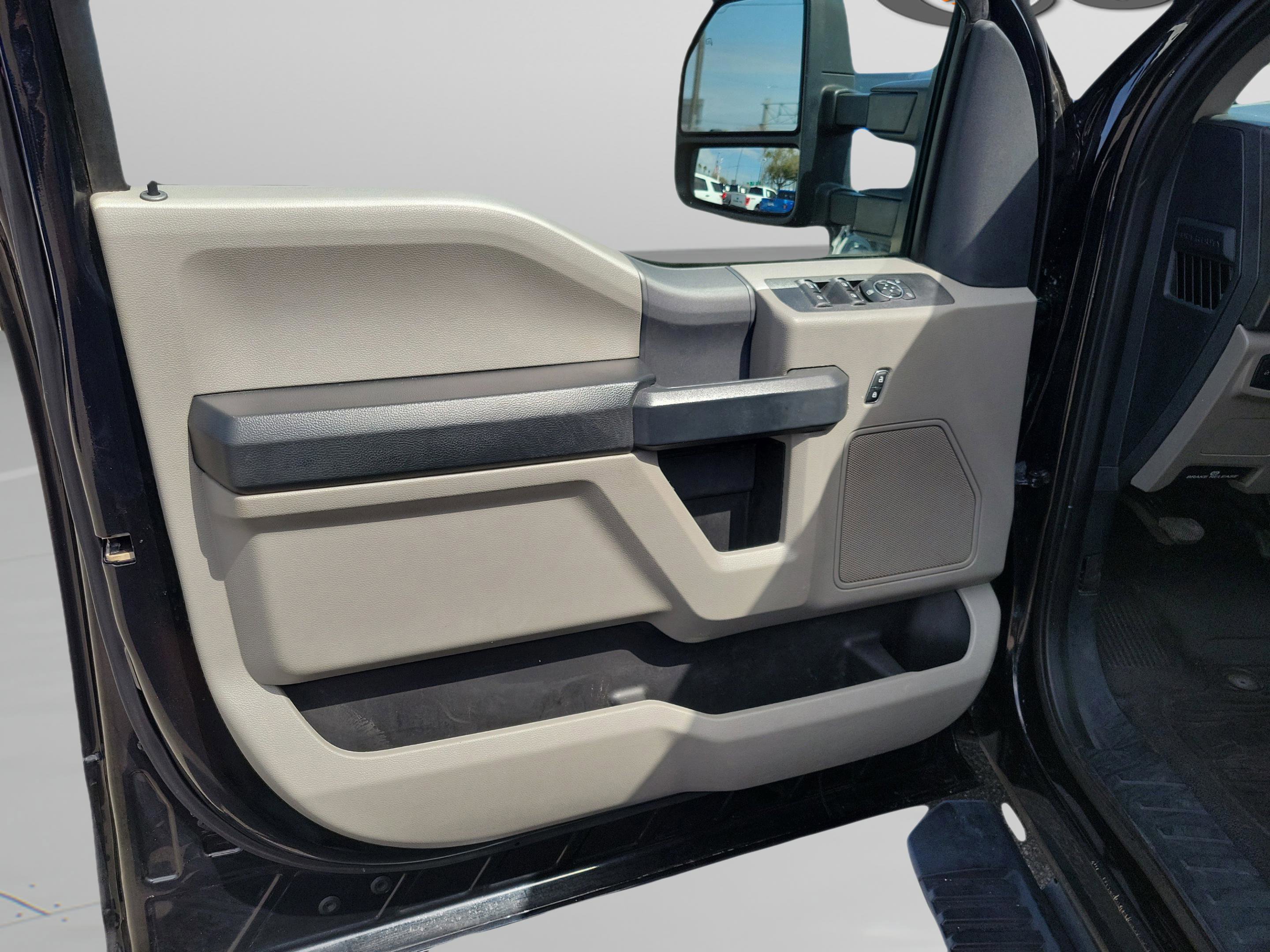 Certified 2022 Ford F350 XL w/ Power Equipment Group image 6