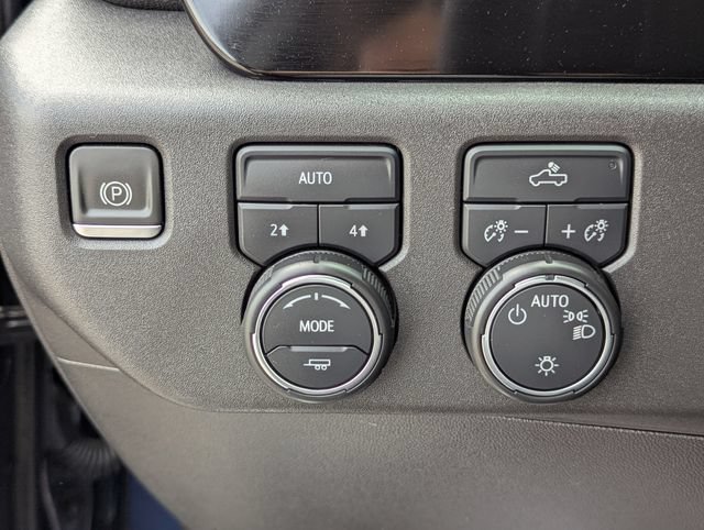 Used 2023 Chevrolet Silverado 1500 LT AWD/4WD image 11