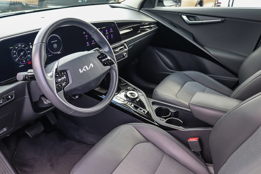 Certified 2023 Kia Niro Wind FWD image 16