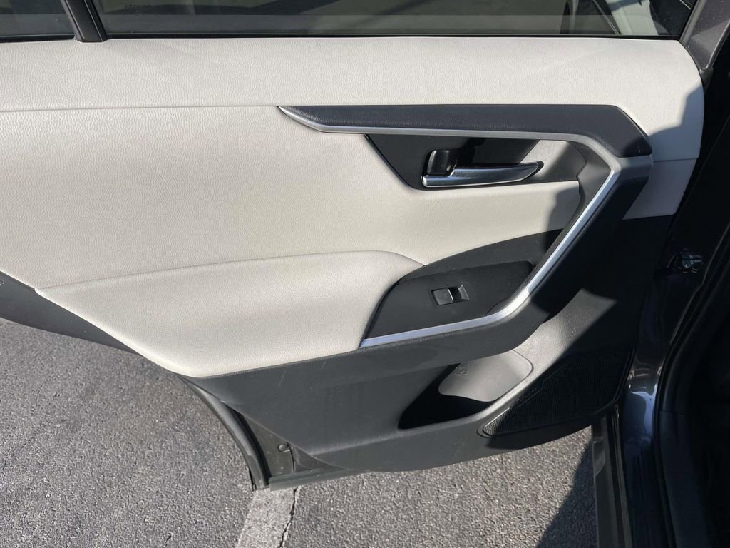 Used 2024 Toyota RAV4 XLE w/ Convenience Package image 22