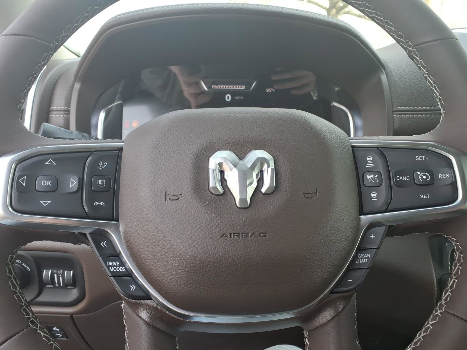 New 2026 RAM 1500 Laramie AWD/4WD image 13