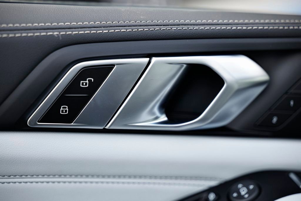 New 2026 BMW X5 xDrive40i w/ M Sport Package image 15