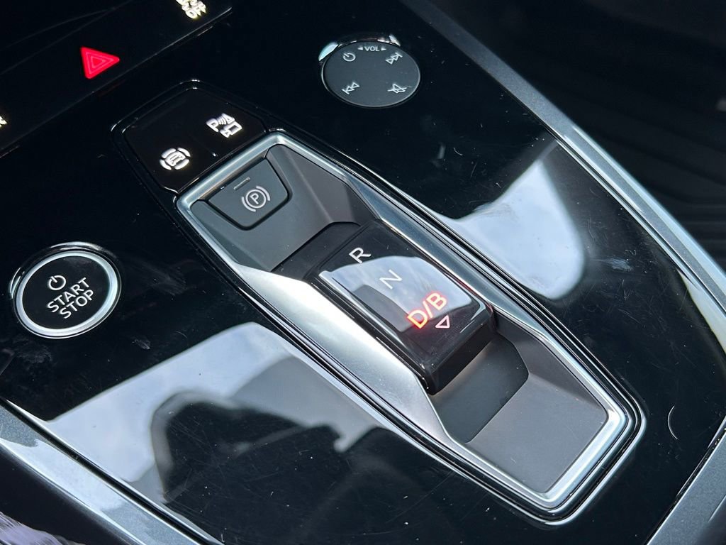 Used 2023 Audi Q4 e-tron Premium Plus w/ Premium Plus image 31