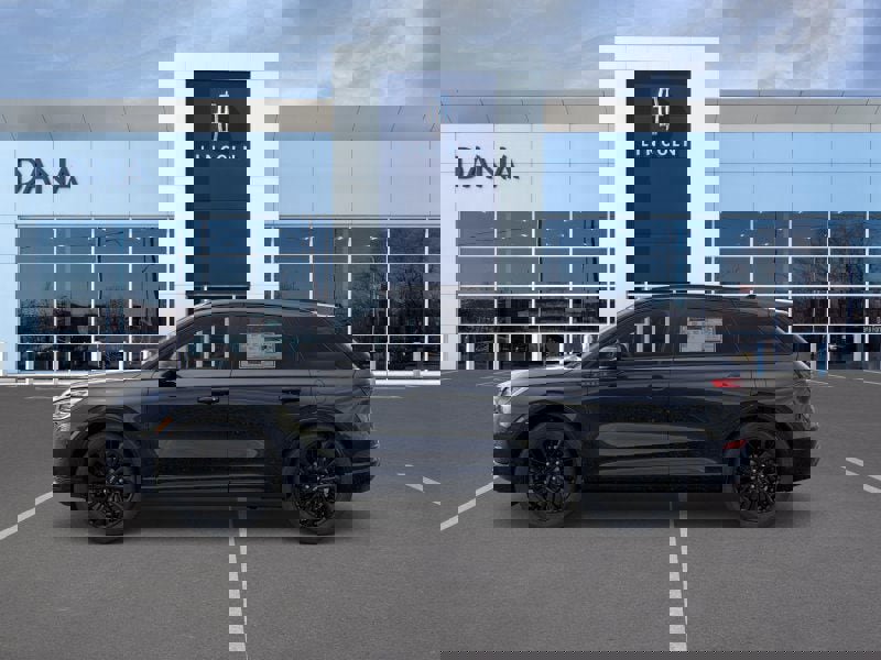 New 2025 Lincoln Corsair AWD image 3