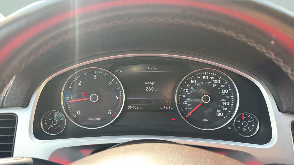 Used 2013 Volkswagen Touareg Sport AWD/4WD image 19