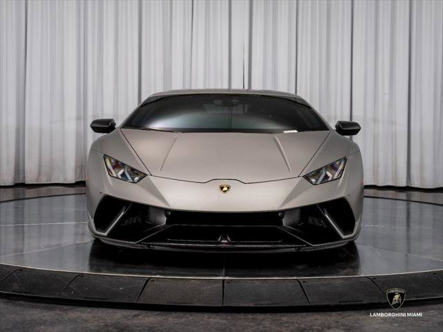 Used 2018 Lamborghini Huracan Performante AWD/4WD image 3