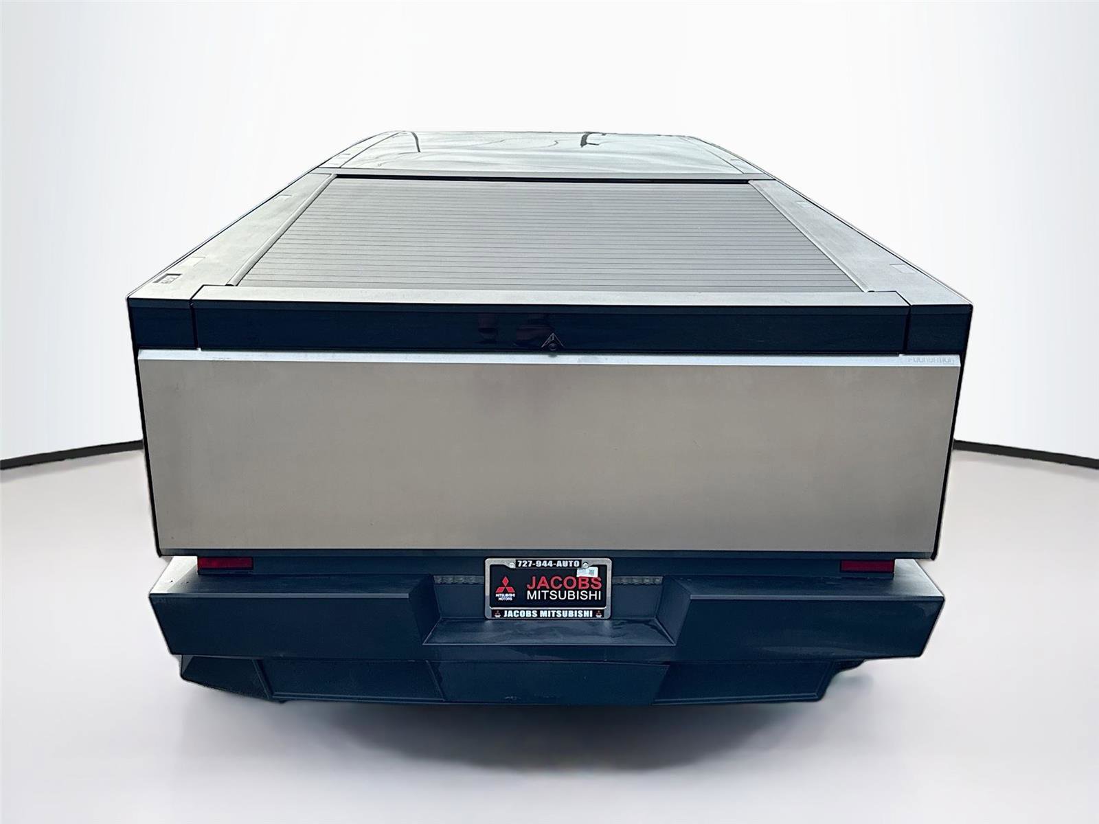 Used 2024 Tesla Cybertruck AWD Crew Cab image 4