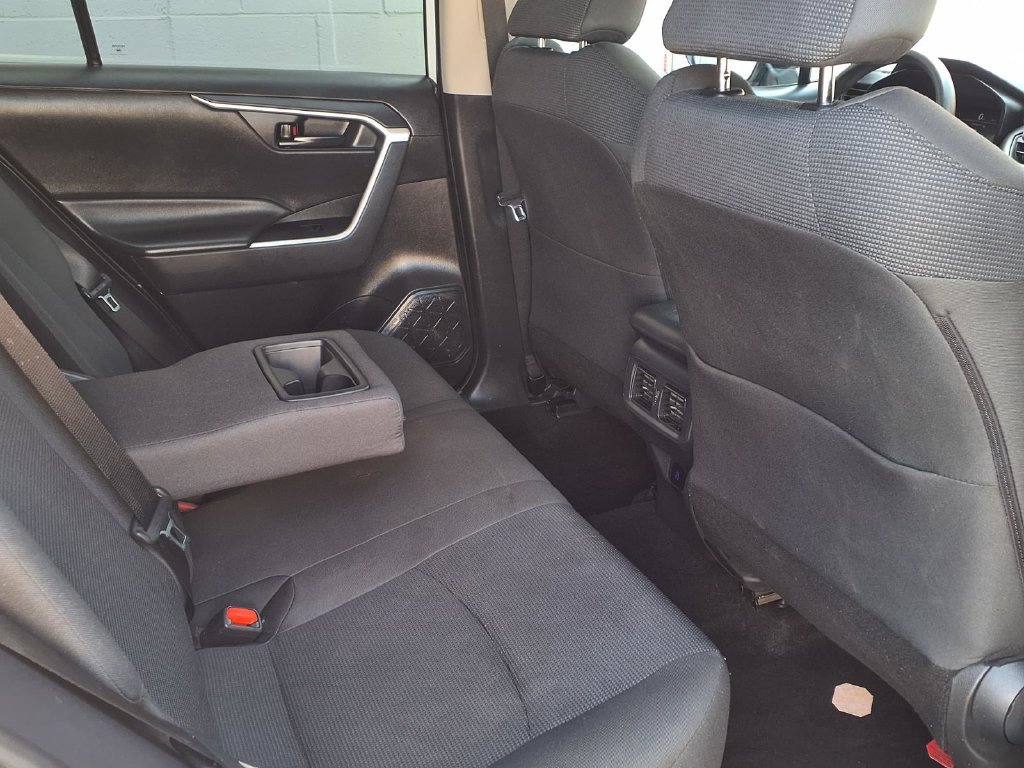 Certified 2024 Toyota RAV4 LE FWD image 33