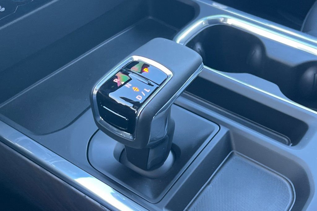 New 2026 GMC Sierra 1500 SLT image 18