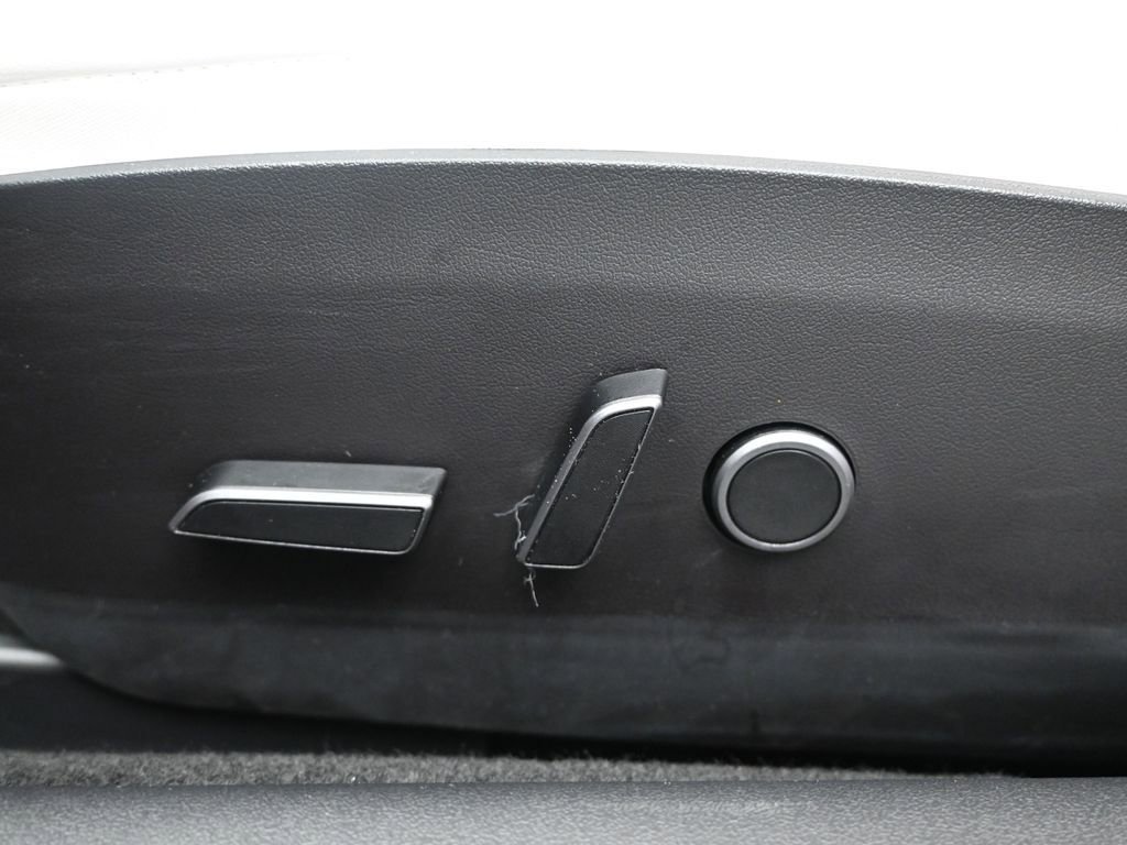 Used 2023 Tesla Model 3 Standard Range image 10