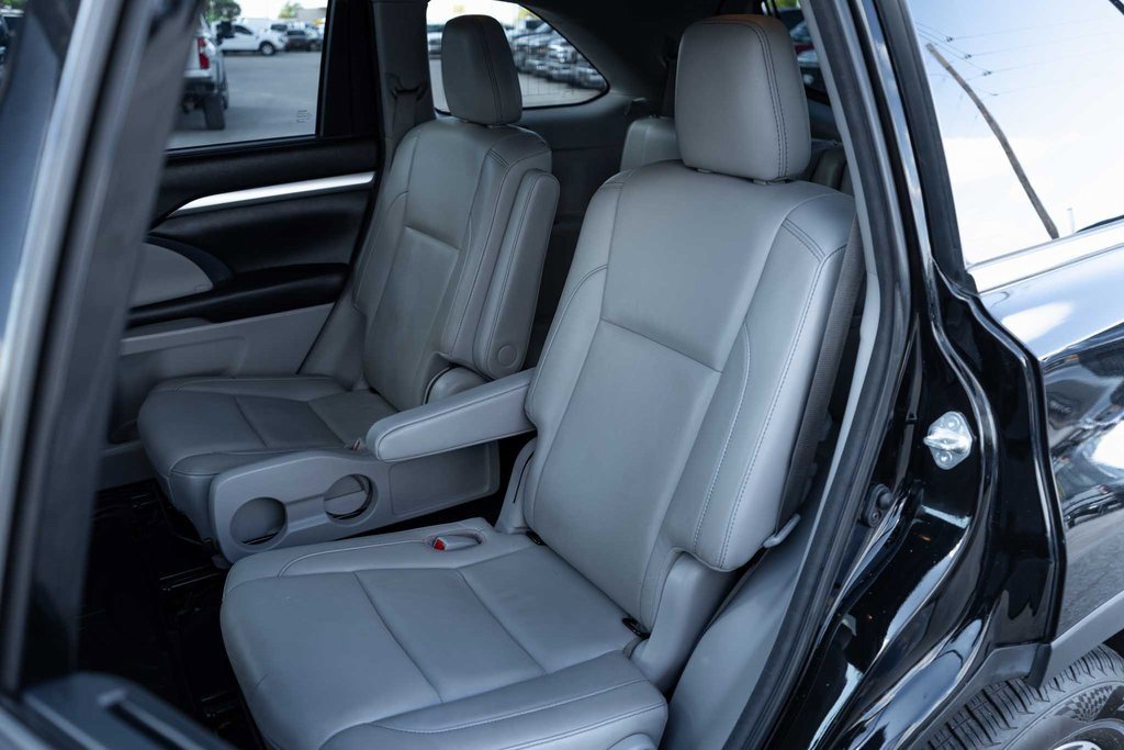 Used 2018 Toyota Highlander XLE image 15