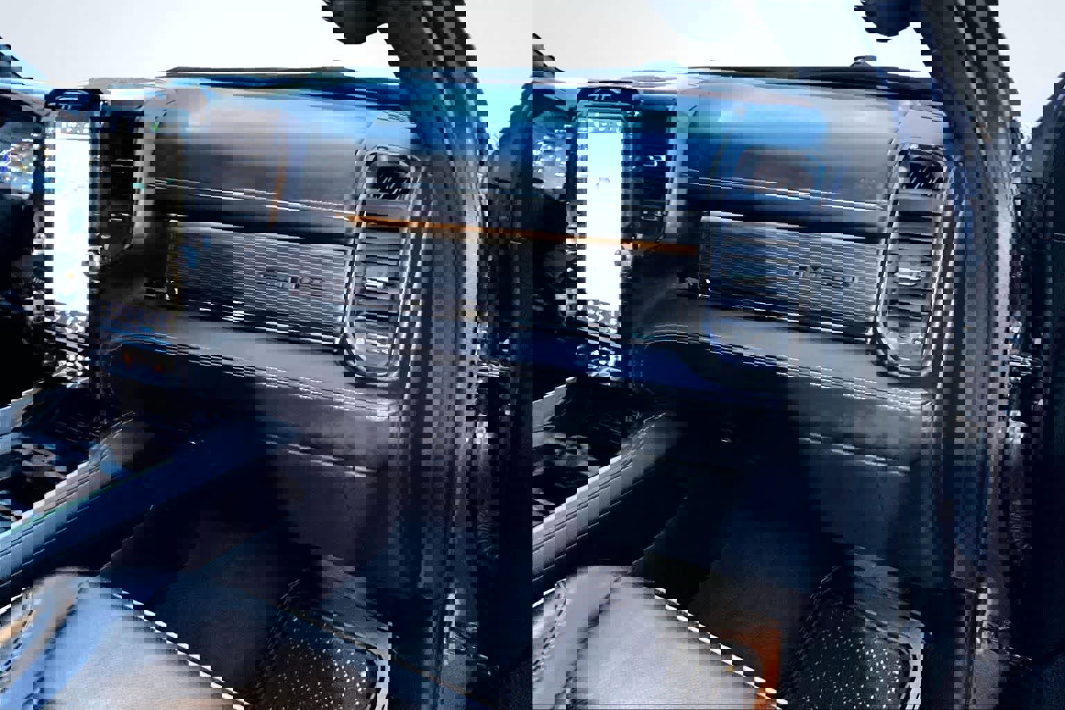 Used 2022 RAM 1500 Limited w/ Body-Colour Bumper Group image 24