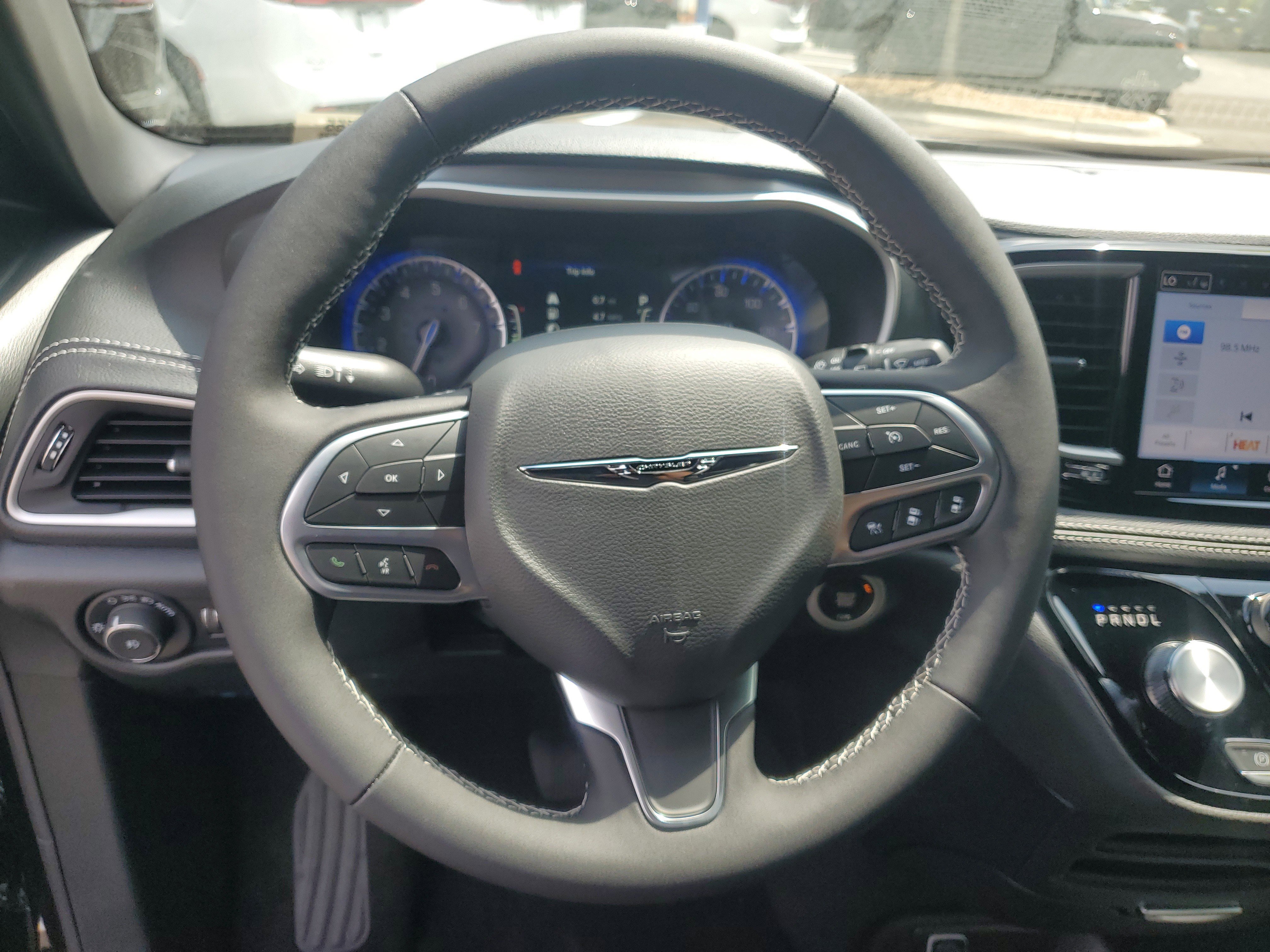 New 2026 Chrysler Pacifica Select image 14