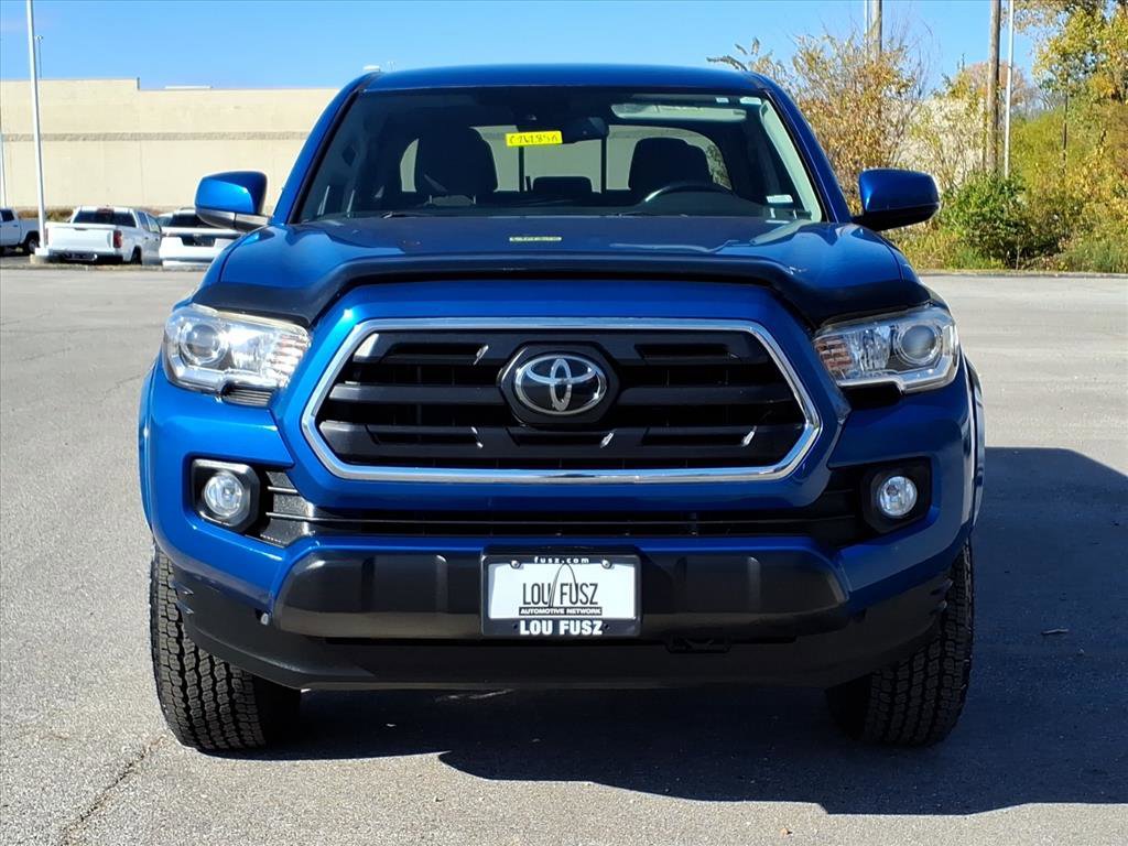 Used 2018 Toyota Tacoma SR image 32