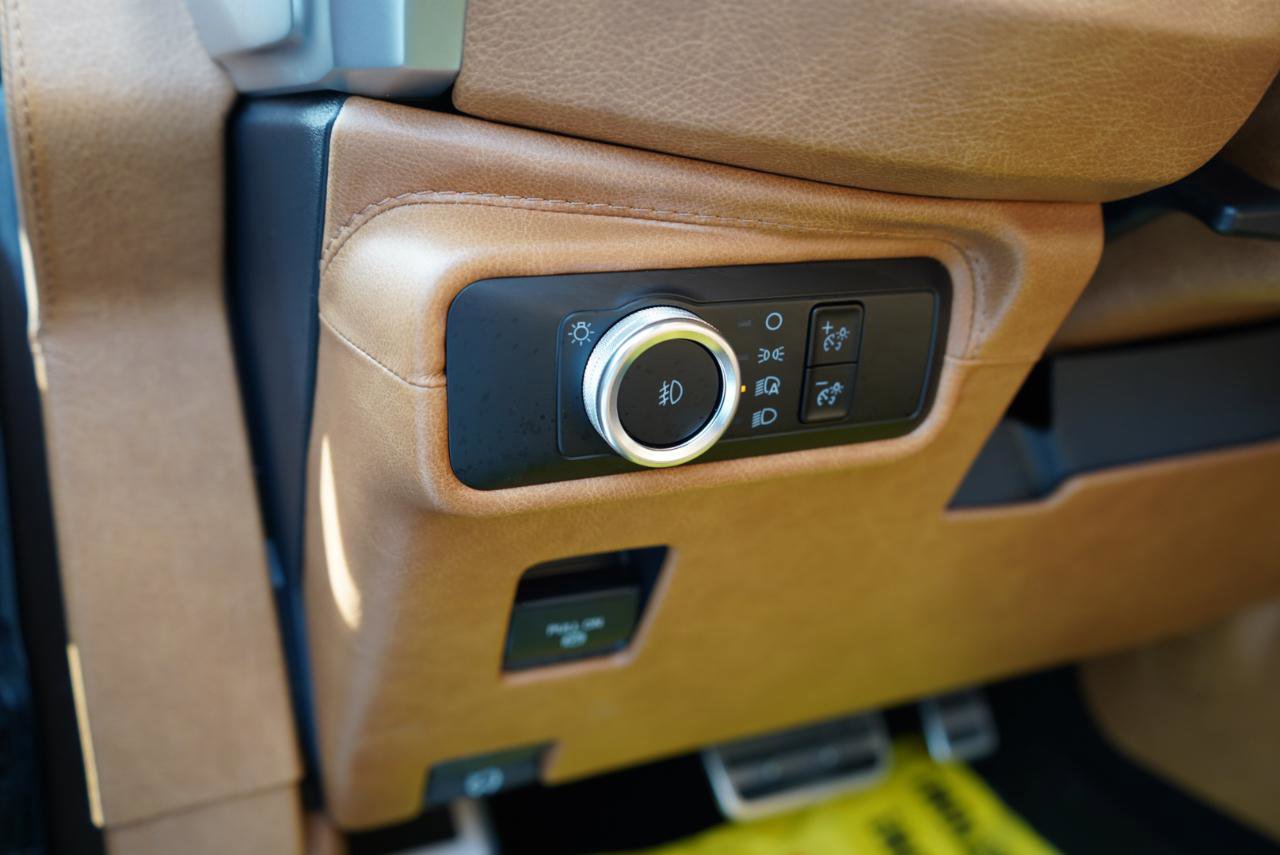 Used 2025 Ford Bronco Badlands image 44