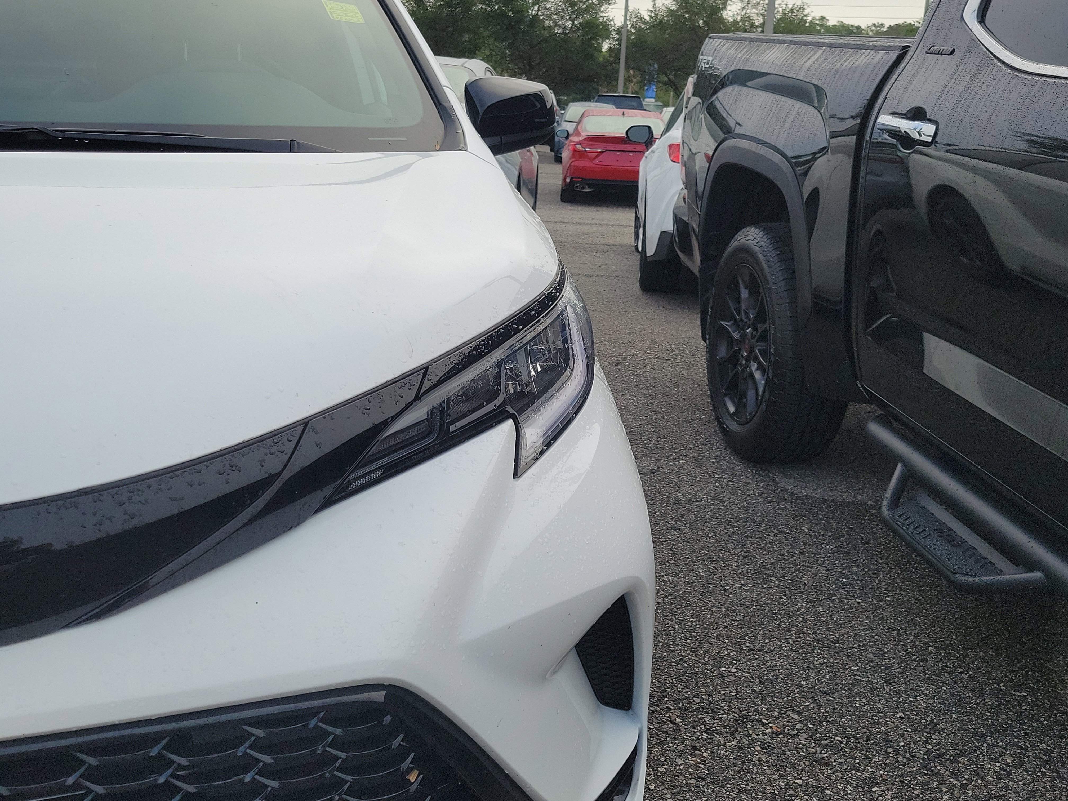 Used 2025 Toyota Sienna XSE w/ XSE Plus Package AWD/4WD image 3