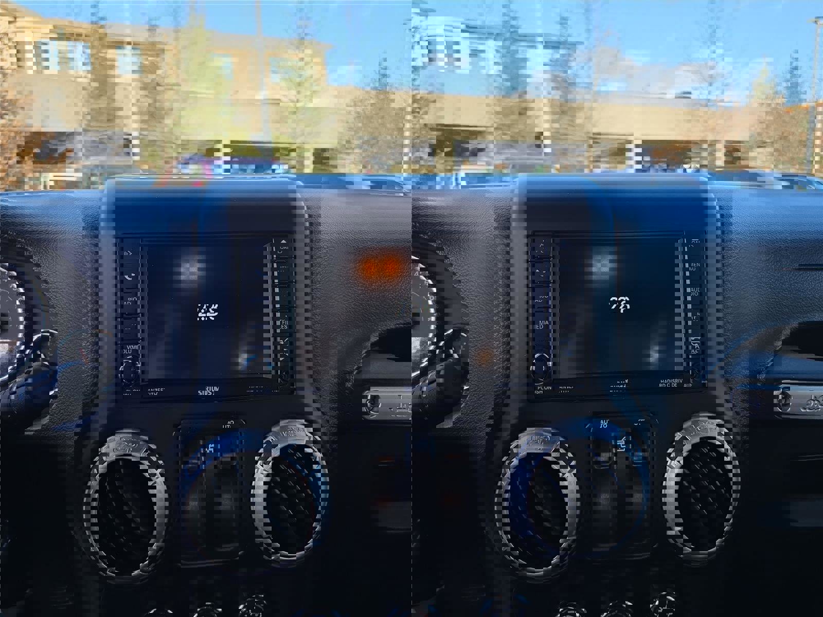 Used 2014 Jeep Wrangler Sahara image 20