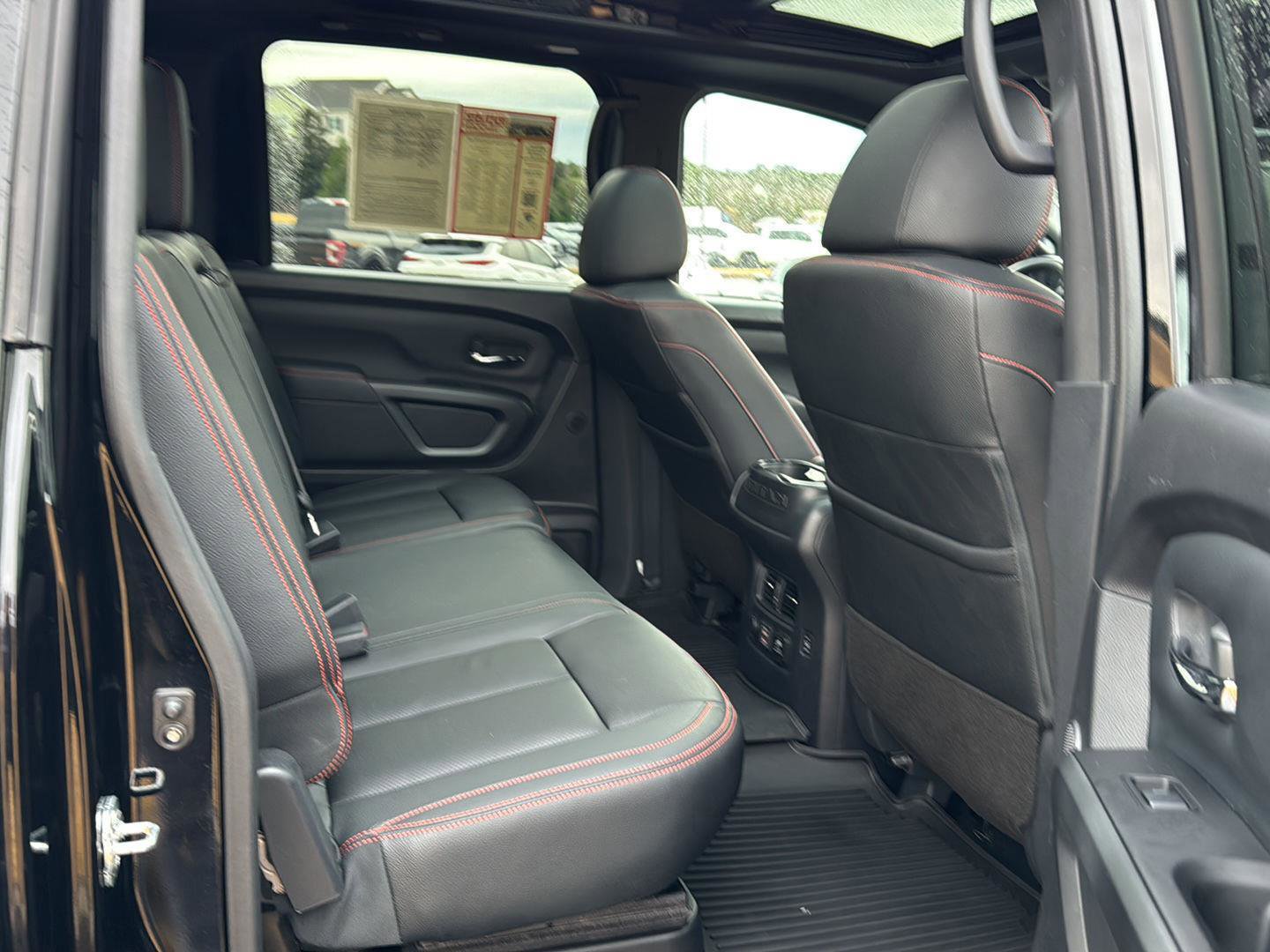 Used 2024 Nissan Titan PRO-4X w/ Pro-4x Convenience Package image 11