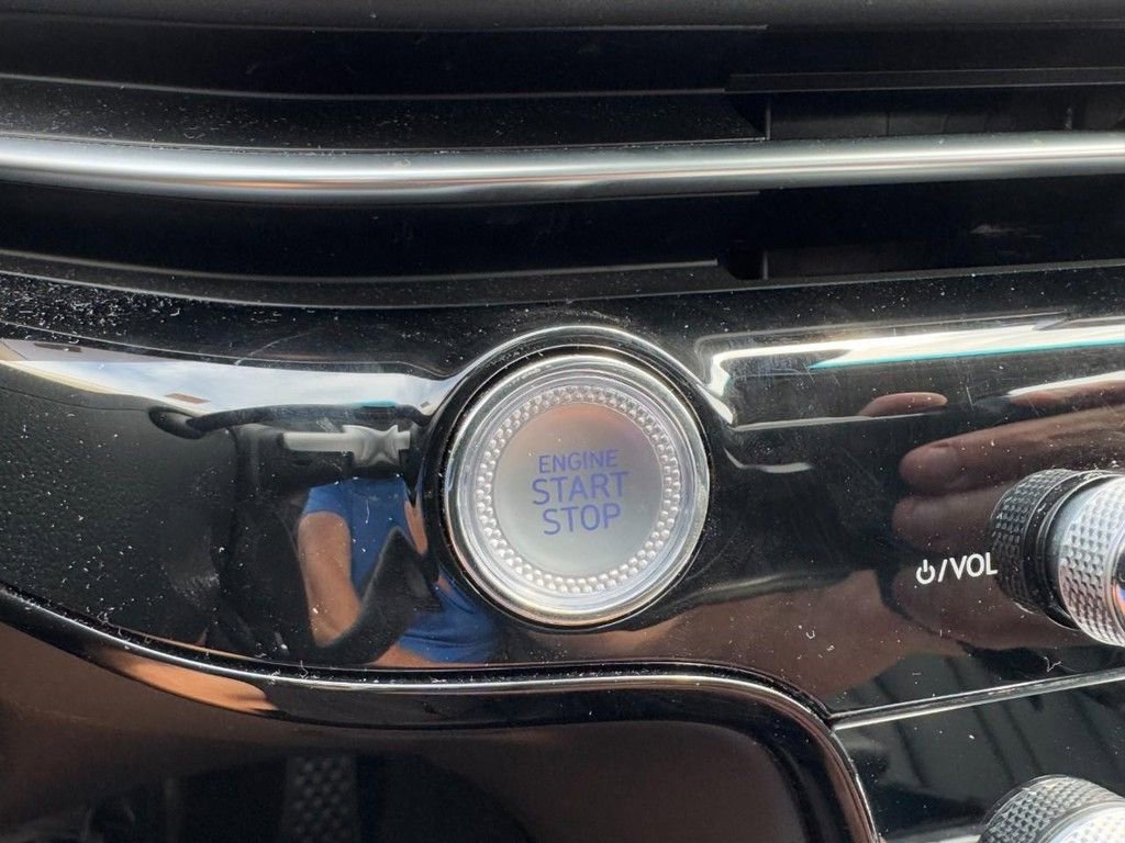 Used 2025 Genesis G80 2.5T AWD/4WD image 22